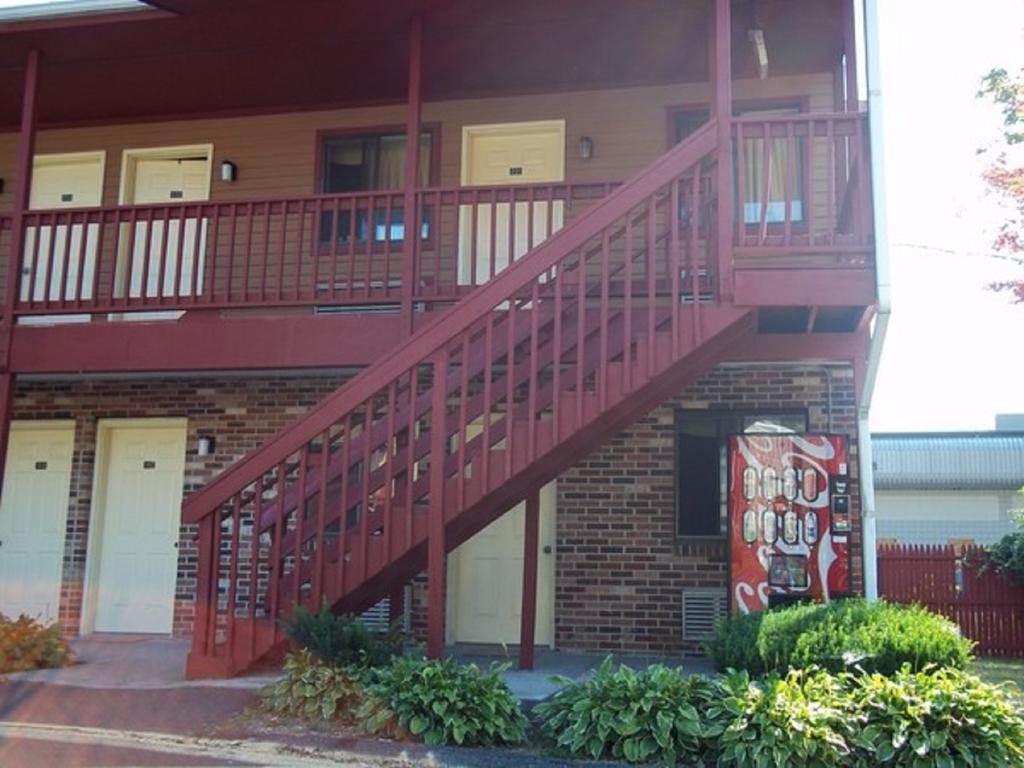 Naugatuck Motor Lodge Luaran gambar